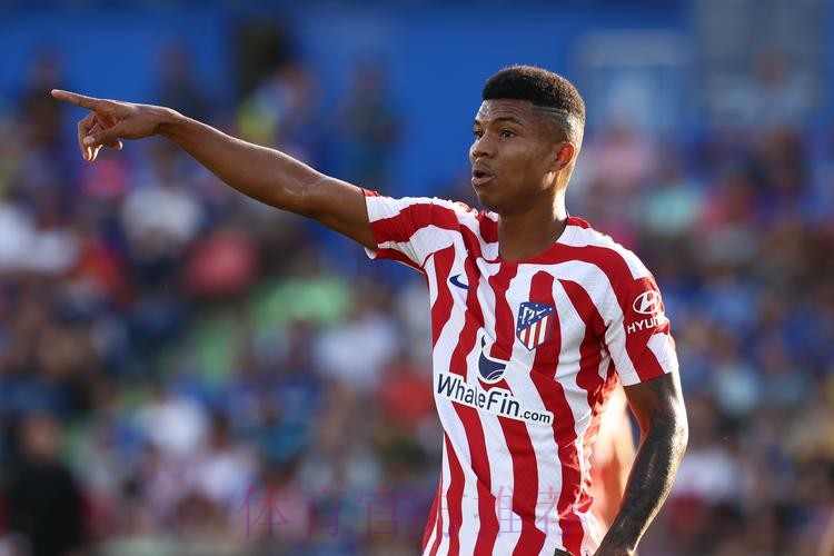 雷尼尔冬窗不会离开多特 皇马依然对他寄予厚望